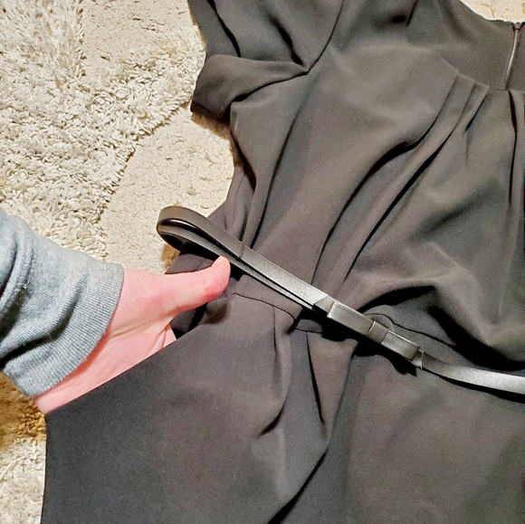 LBD WITH POCKETS! - Picture 3 of 7